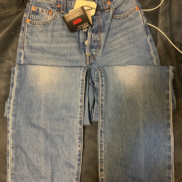 NWT Levis Ribcage Staight Ankle.. - Picture 5 of 6